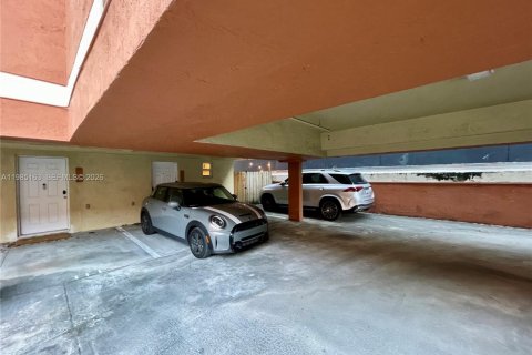 Купить таунхаус в Майами, Флорида 2 спальни, 111.48м2, № 2062499 - фото 10