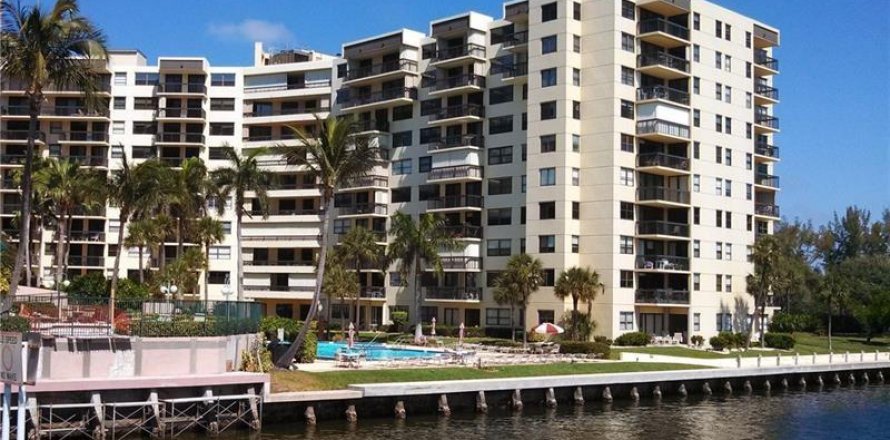 Condo à Pompano Beach, Floride, 2 chambres  № 1216420