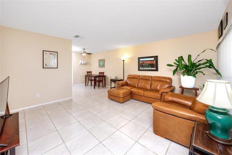 Condominio en venta en Palm Harbor, Florida, 2 dormitorios, 85.28 m2 № 1426064 - foto 6