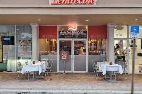 Propiedad comercial en Sunny Isles Beach, Florida № 2037735