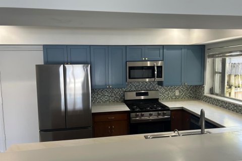 House in Fort Lauderdale, Florida 3 bedrooms, 175.03 sq.m. № 2187953 - photo 9