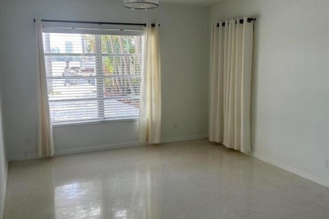 House in Fort Lauderdale, Florida 3 bedrooms, 175.03 sq.m. № 2187953 - photo 17