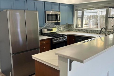 House in Fort Lauderdale, Florida 3 bedrooms, 175.03 sq.m. № 2187953 - photo 7