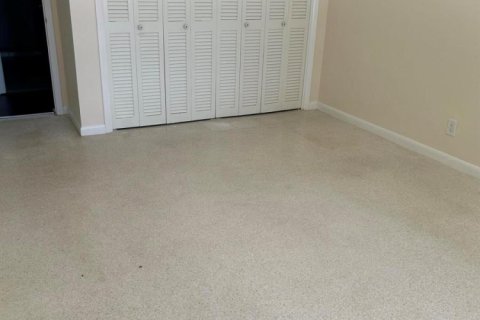 House in Fort Lauderdale, Florida 3 bedrooms, 175.03 sq.m. № 2187953 - photo 16