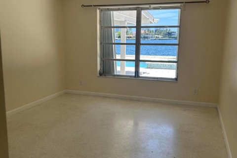 House in Fort Lauderdale, Florida 3 bedrooms, 175.03 sq.m. № 2187953 - photo 15