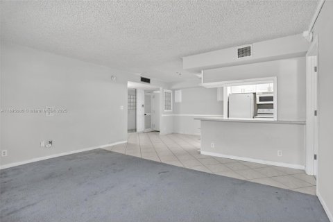Condominio en venta en Deerfield Beach, Florida, 2 dormitorios, 85.47 m2 № 1948913 - foto 22