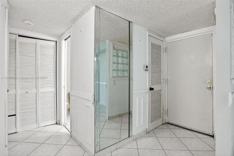 Condominio en venta en Deerfield Beach, Florida, 2 dormitorios, 85.47 m2 № 1948913 - foto 11
