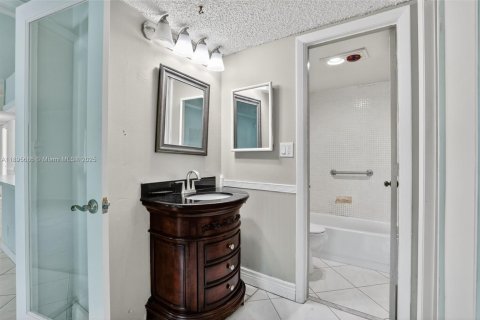 Condominio en venta en Deerfield Beach, Florida, 2 dormitorios, 85.47 m2 № 1948913 - foto 4