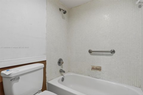 Condominio en venta en Deerfield Beach, Florida, 2 dormitorios, 85.47 m2 № 1948913 - foto 6