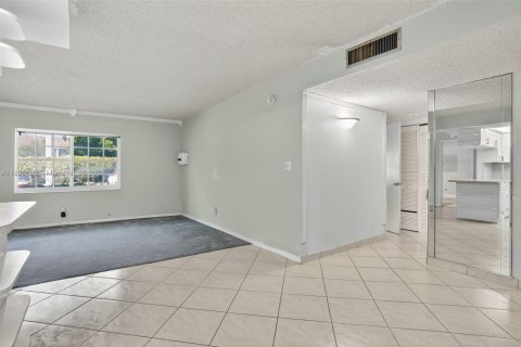 Condominio en venta en Deerfield Beach, Florida, 2 dormitorios, 85.47 m2 № 1948913 - foto 15
