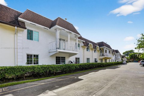 Condominio en venta en Deerfield Beach, Florida, 2 dormitorios, 85.47 m2 № 1948913 - foto 1