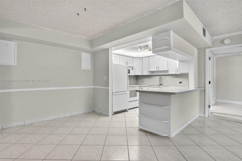 Condominio en venta en Deerfield Beach, Florida, 2 dormitorios, 85.47 m2 № 1948913 - foto 13