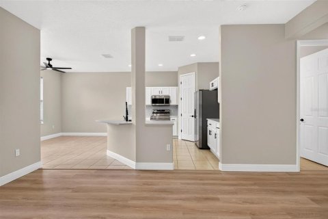 Villa ou maison à vendre à Poinciana, Floride: 2 chambres, 143.81 m2 № 2403514 - photo 16