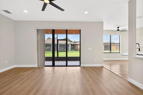 Villa ou maison à vendre à Poinciana, Floride: 2 chambres, 143.81 m2 № 2403514 - photo 15