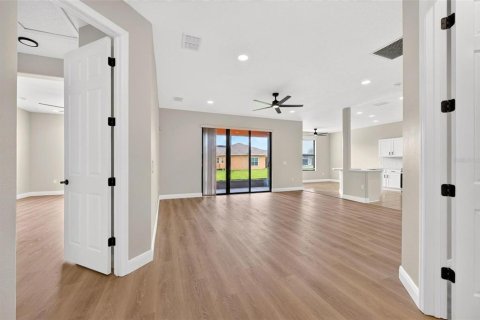 Villa ou maison à vendre à Poinciana, Floride: 2 chambres, 143.81 m2 № 2403514 - photo 10
