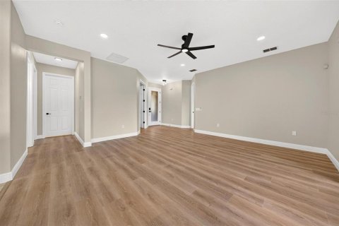 Villa ou maison à vendre à Poinciana, Floride: 2 chambres, 143.81 m2 № 2403514 - photo 13