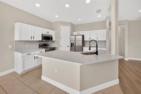 Villa ou maison à vendre à Poinciana, Floride: 2 chambres, 143.81 m2 № 2403514 - photo 19