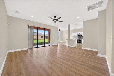Villa ou maison à vendre à Poinciana, Floride: 2 chambres, 143.81 m2 № 2403514 - photo 11