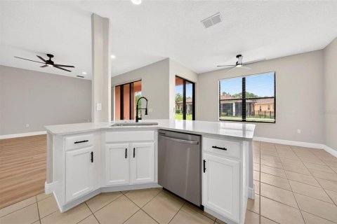Villa ou maison à vendre à Poinciana, Floride: 2 chambres, 143.81 m2 № 2403514 - photo 24