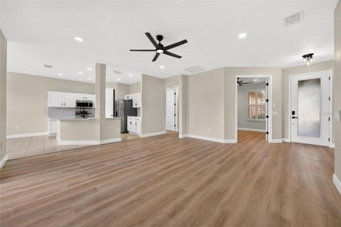 Villa ou maison à vendre à Poinciana, Floride: 2 chambres, 143.81 m2 № 2403514 - photo 12