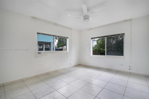 Купить виллу или дом в Серфсайд, Флорида 3 спальни, 156.82м2, № 2008550 - фото 21