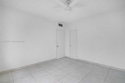 Купить виллу или дом в Серфсайд, Флорида 3 спальни, 156.82м2, № 2008550 - фото 24