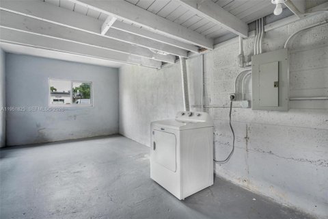 Купить виллу или дом в Серфсайд, Флорида 3 спальни, 156.82м2, № 2008550 - фото 30