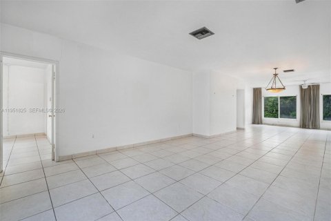 Купить виллу или дом в Серфсайд, Флорида 3 спальни, 156.82м2, № 2008550 - фото 10