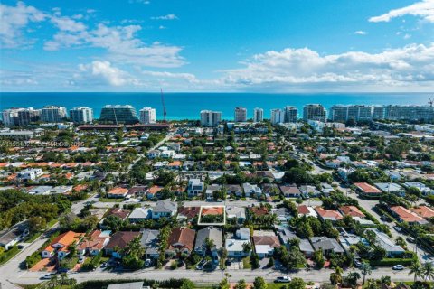 Купить виллу или дом в Серфсайд, Флорида 3 спальни, 156.82м2, № 2008550 - фото 3