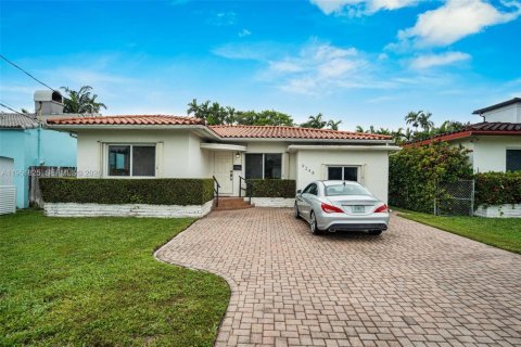 Купить виллу или дом в Серфсайд, Флорида 3 спальни, 156.82м2, № 2008550 - фото 5