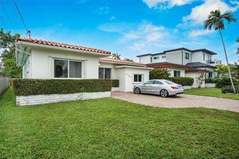 Купить виллу или дом в Серфсайд, Флорида 3 спальни, 156.82м2, № 2008550 - фото 7