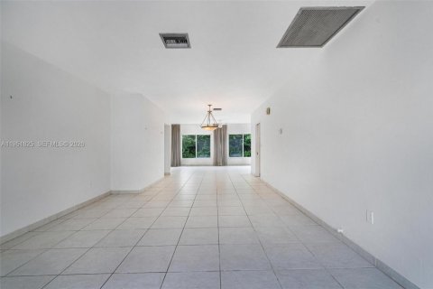 Купить виллу или дом в Серфсайд, Флорида 3 спальни, 156.82м2, № 2008550 - фото 9