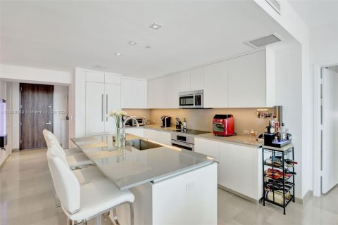 Condominio en venta en Miami, Florida, 3 dormitorios, 172.43 m2 № 1750354 - foto 2