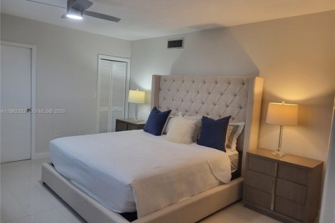 Купить кондоминиум в Бей-Харбор-Айлендс, Флорида 1 спальня, 83.89м2, № 2047717 - фото 8