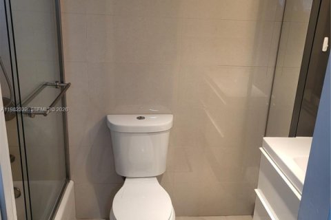 Купить кондоминиум в Бей-Харбор-Айлендс, Флорида 1 спальня, 83.89м2, № 2047717 - фото 13