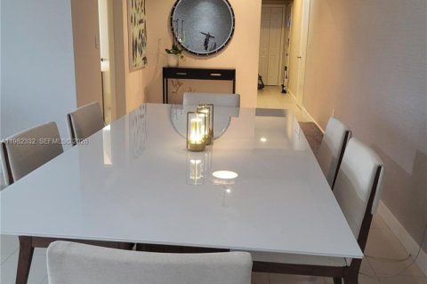 Купить кондоминиум в Бей-Харбор-Айлендс, Флорида 1 спальня, 83.89м2, № 2047717 - фото 4