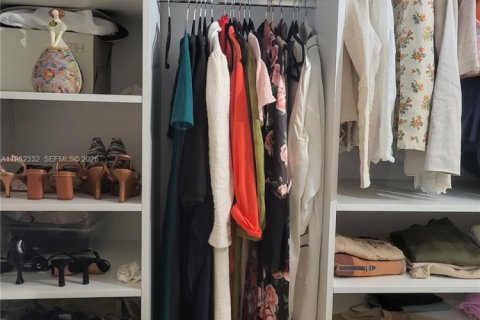 Купить кондоминиум в Бей-Харбор-Айлендс, Флорида 1 спальня, 83.89м2, № 2047717 - фото 11