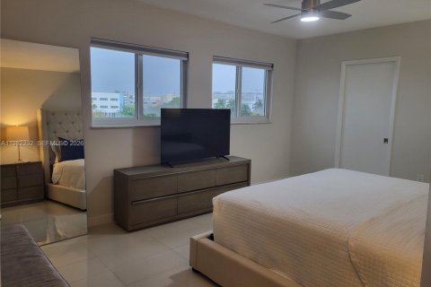 Купить кондоминиум в Бей-Харбор-Айлендс, Флорида 1 спальня, 83.89м2, № 2047717 - фото 6