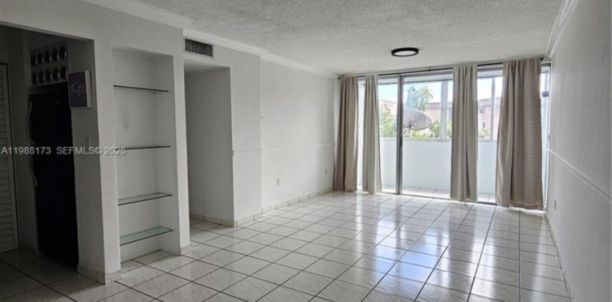 Кондоминиум с 2 спальнями в Майами, Флорида № 2049033