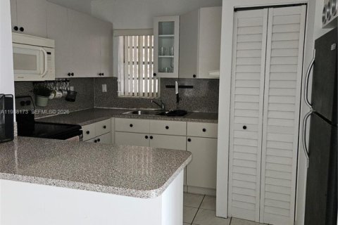 Купить кондоминиум в Майами, Флорида 2 спальни, 96.25м2, № 2049033 - фото 2
