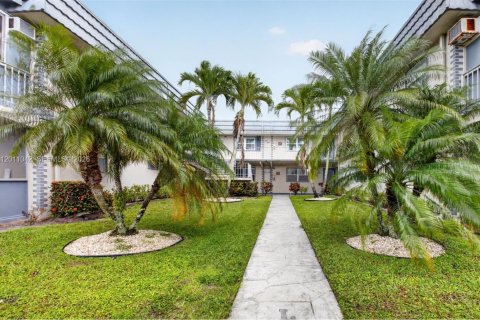 Condo à Delray Beach, Floride, 2 chambres  № 2074431
