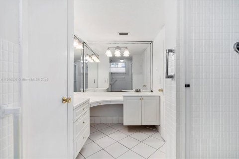 Copropriété à louer à Miami, Floride: 2 chambres, 164.44 m2 № 1972791 - photo 23