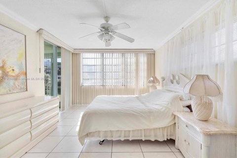 Copropriété à louer à Miami, Floride: 2 chambres, 164.44 m2 № 1972791 - photo 19