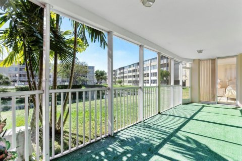 Copropriété à louer à Miami, Floride: 2 chambres, 164.44 m2 № 1972791 - photo 6