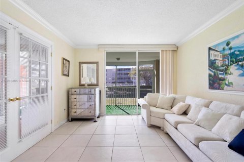 Copropriété à louer à Miami, Floride: 2 chambres, 164.44 m2 № 1972791 - photo 15