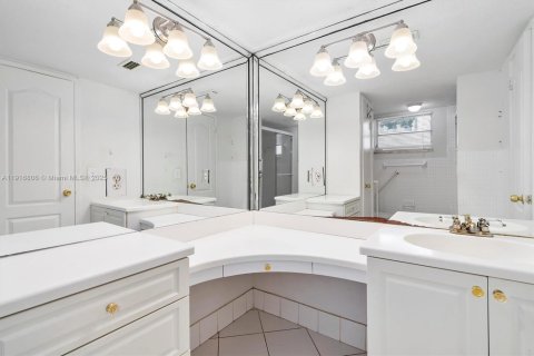 Copropriété à louer à Miami, Floride: 2 chambres, 164.44 m2 № 1972791 - photo 22