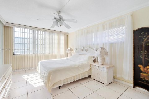 Copropriété à louer à Miami, Floride: 2 chambres, 164.44 m2 № 1972791 - photo 18