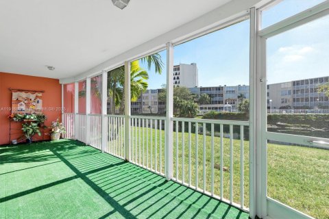 Copropriété à louer à Miami, Floride: 2 chambres, 164.44 m2 № 1972791 - photo 7