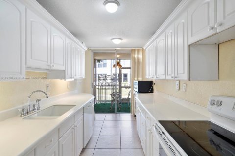 Copropriété à louer à Miami, Floride: 2 chambres, 164.44 m2 № 1972791 - photo 10