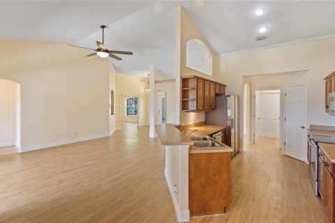 House in Clermont, Florida 3 bedrooms, 180.23 sq.m. № 2107178 - photo 10